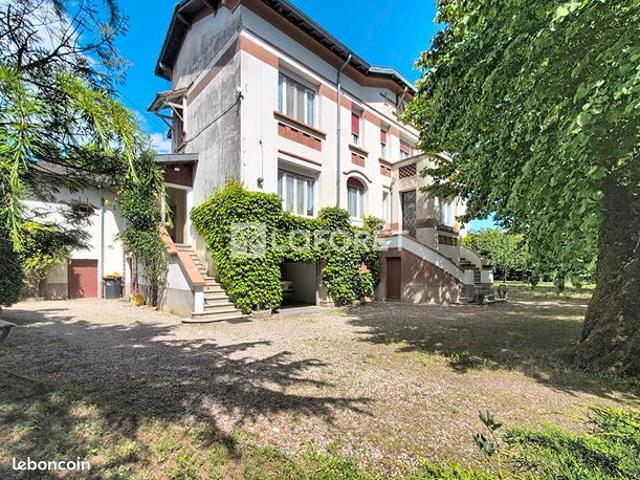 Propriété 8 pièces 362 m²