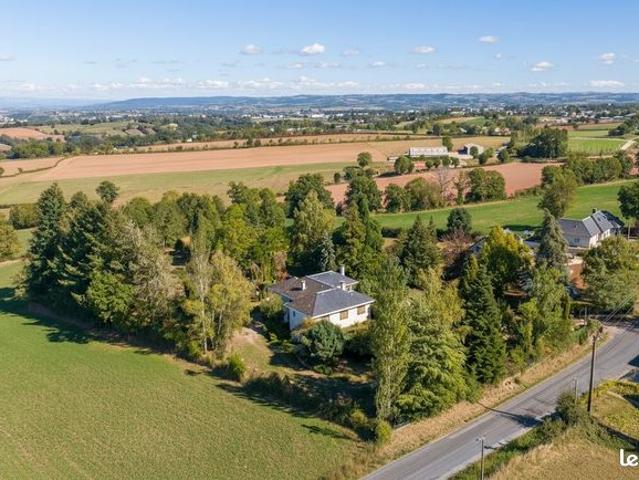 Propriété 8 pièces 376 m²