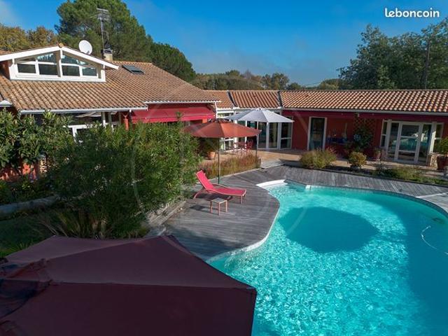 Propriété 8 pièces 370 m²