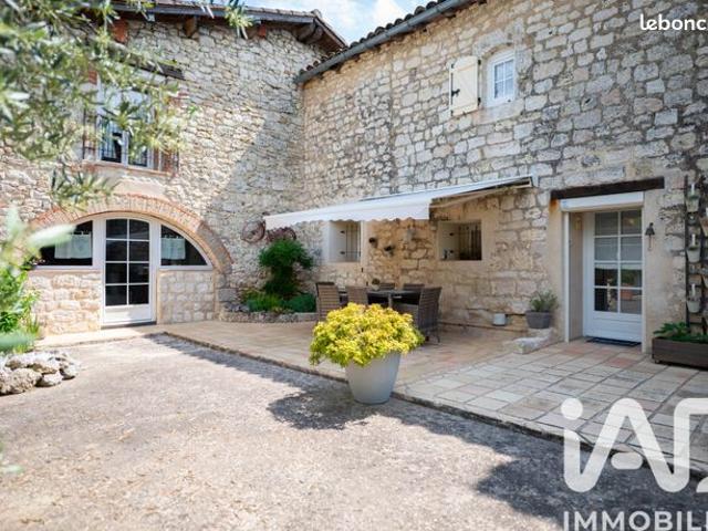 Propriété 8 pièces 387 m²
