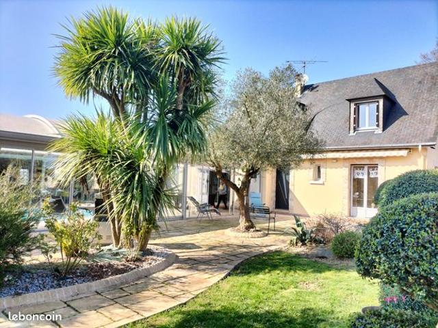 Propriété 8 pièces 380 m²
