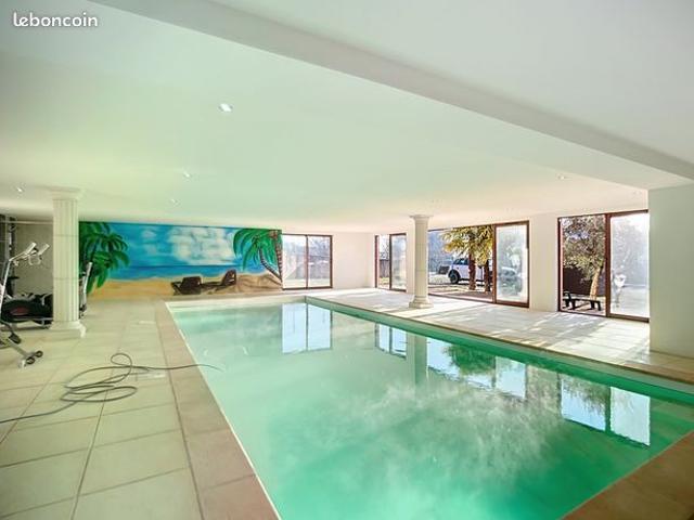 Propriété 8 pièces 382 m²