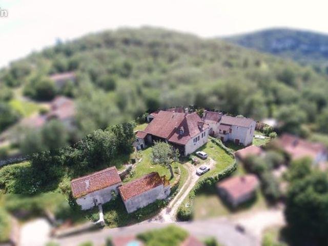 Propriété 8 pièces 398 m²