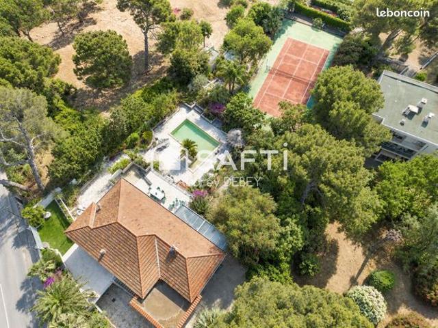 Propriété 8 pièces 398 m²