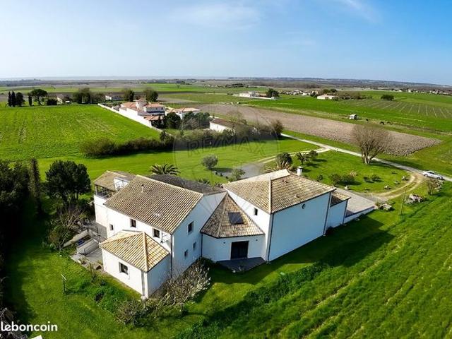 Propriété 8 pièces 404 m²