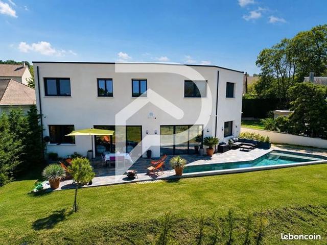 Propriété 8 pièces 410 m²