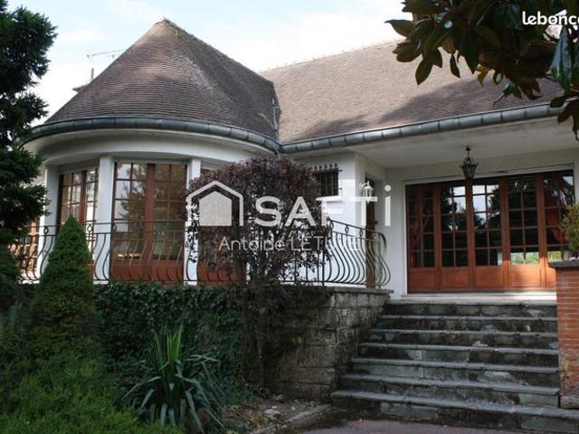 Propriété 8 pièces 434 m²