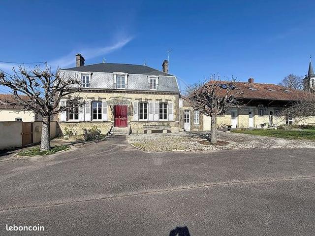 Propriété 8 pièces 445 m²