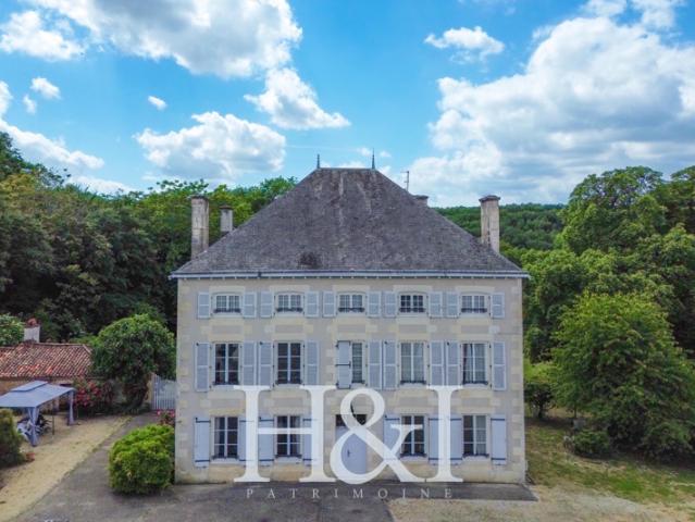 Propriété 9 chambres GENCAY