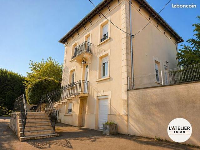 Propriété 9 pièces 137 m²