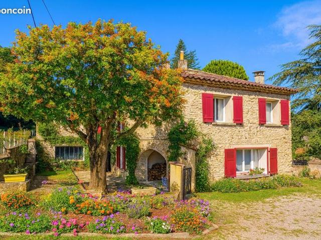 Propriété 9 pièces 138 m²