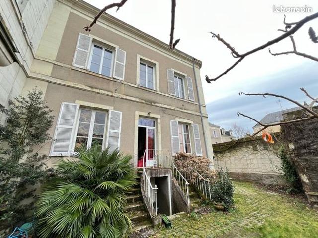 Propriété 9 pièces 148 m²