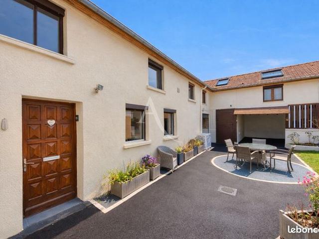 Propriété 9 pièces 143 m²
