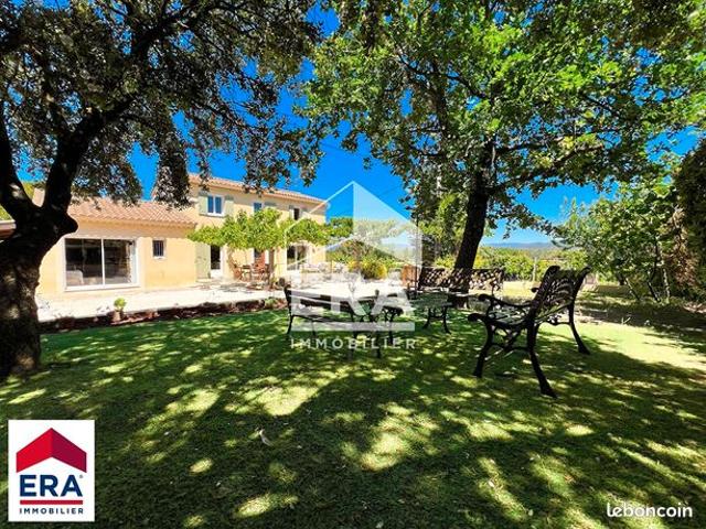Propriété 9 pièces 165 m²