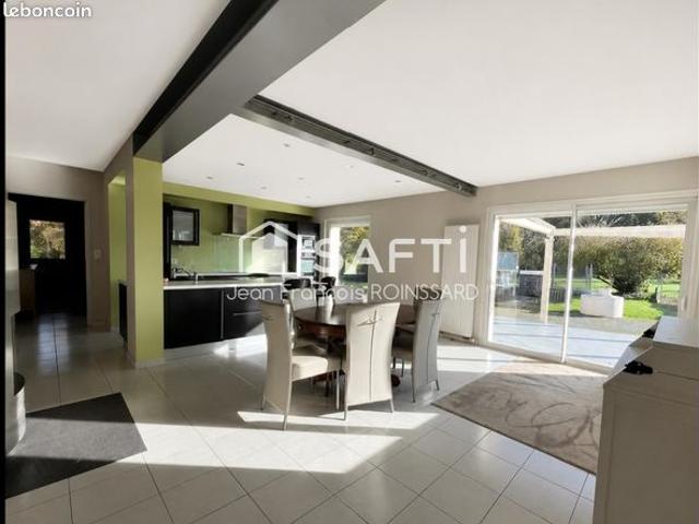 Propriété 9 pièces 178 m²