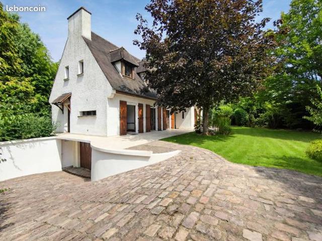 Propriété 9 pièces 173 m²