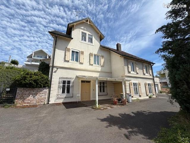Propriété 9 pièces 185 m²