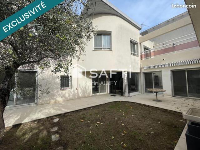 Propriété 9 pièces 180 m²