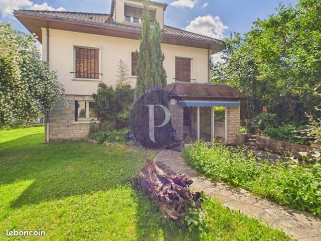 Propriété 9 pièces 180 m²