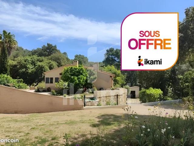 Propriété 9 pièces 181 m²