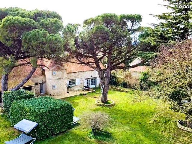 Propriété 9 pièces 182 m²