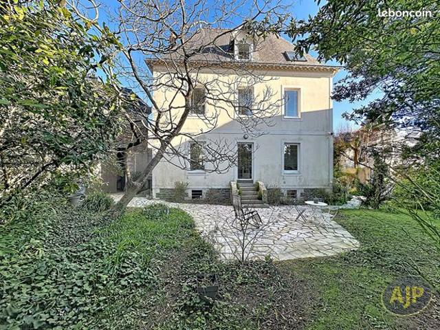 Propriété 9 pièces 183 m²