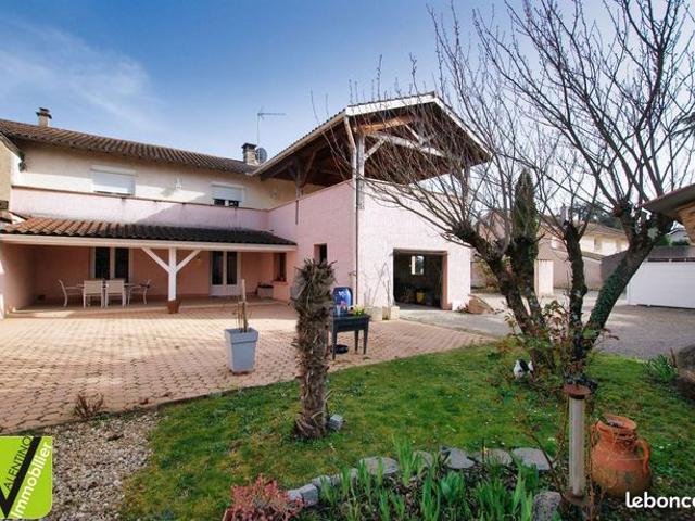 Propriété 9 pièces 194 m²