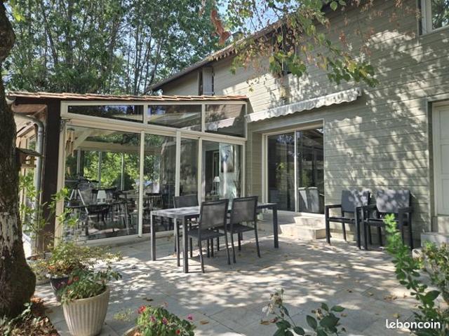 Propriété 9 pièces 195 m²
