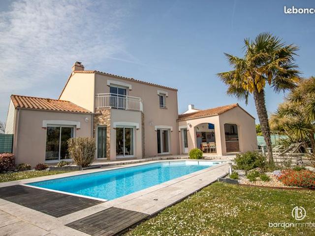 Propriété 9 pièces 199 m²