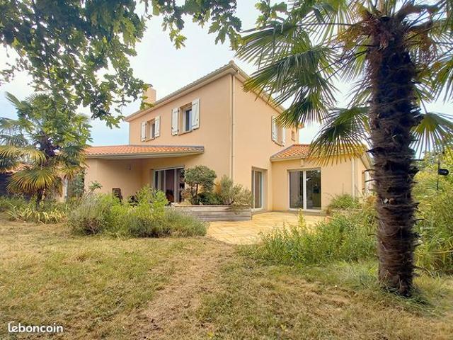 Propriété 9 pièces 190 m²