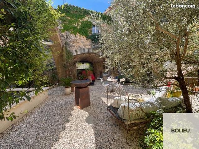 Propriété 9 pièces 190 m²
