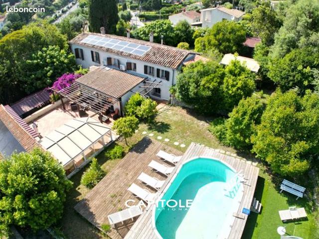 Propriété 9 pièces 193 m²