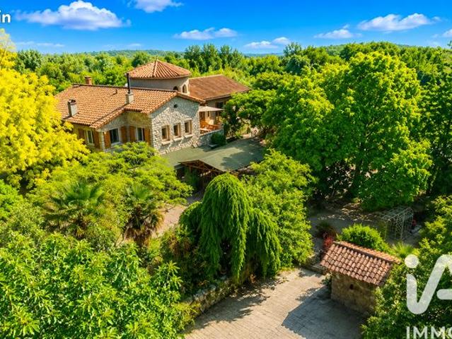 Propriété 9 pièces 205 m²