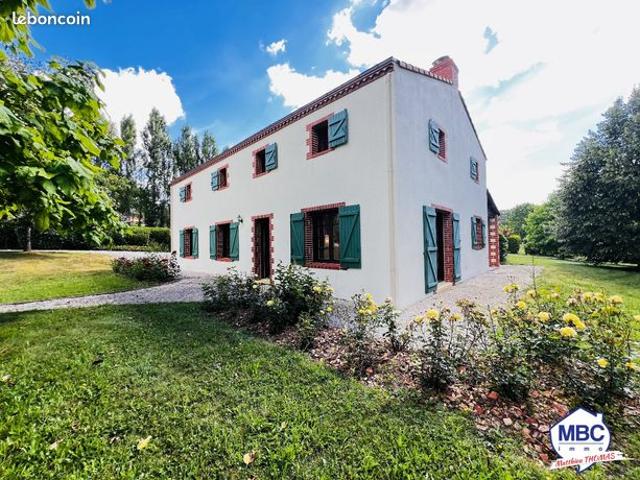Propriété 9 pièces 205 m²