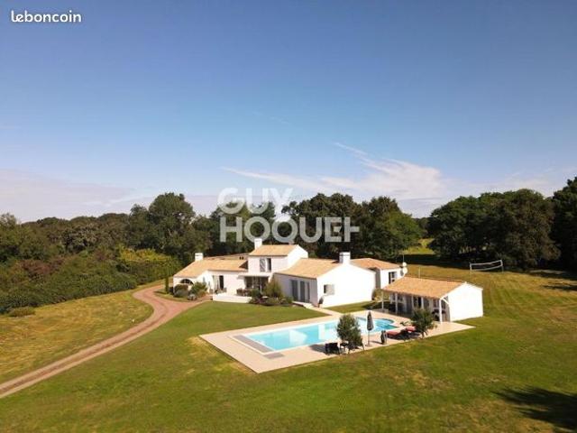 Propriété 9 pièces 206 m²