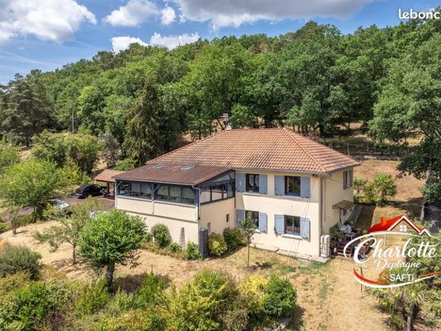 Propriété 9 pièces 207 m²