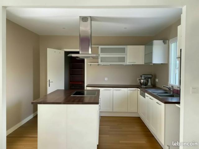 Propriété 9 pièces 208 m²