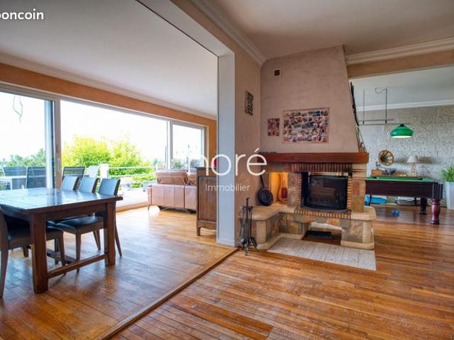 Propriété 9 pièces 208 m²