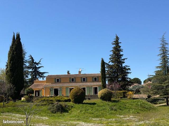 Propriété 9 pièces 200 m²