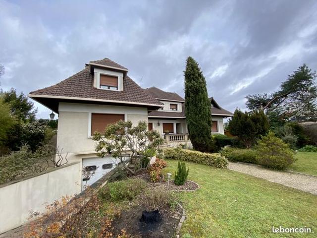Propriété 9 pièces 200 m²