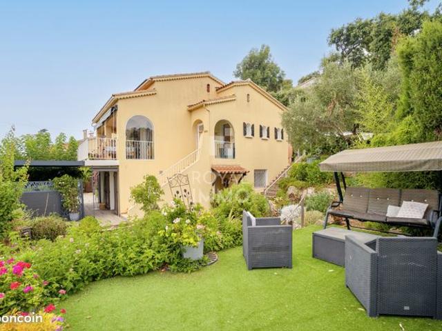 Propriété 9 pièces 200 m²