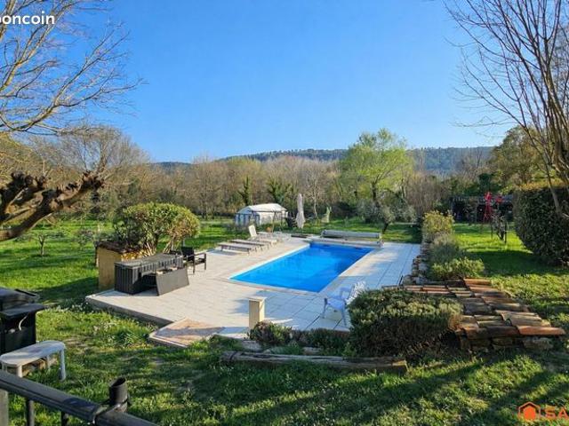 Propriété 9 pièces 202 m²