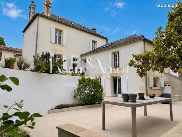 Propriété 9 pièces 203 m²
