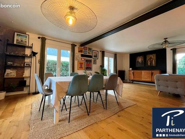 Propriété 9 pièces 203 m²