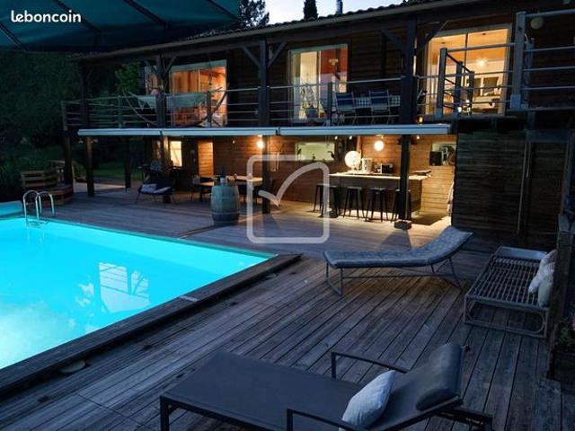 Propriété 9 pièces 203 m²