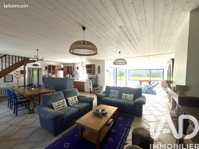 Propriété 9 pièces 203 m²