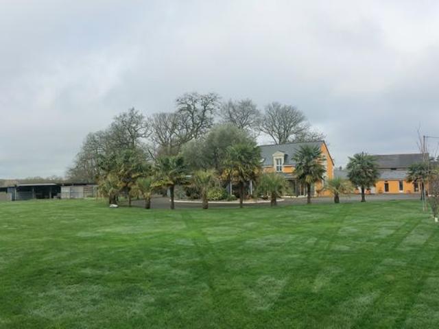 Propriété 9 pièces 214 m²