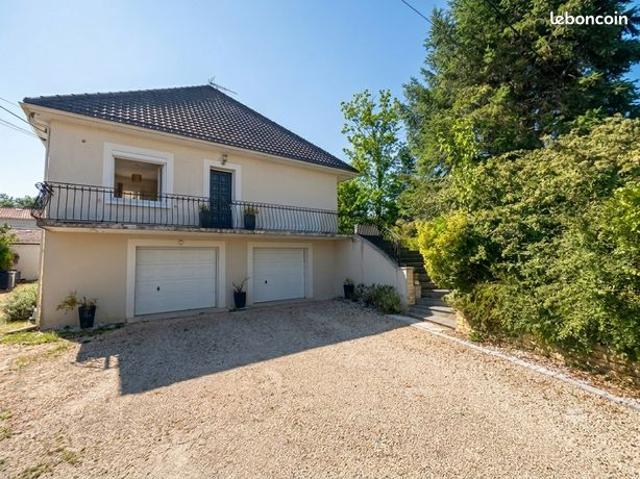 Propriété 9 pièces 214 m²