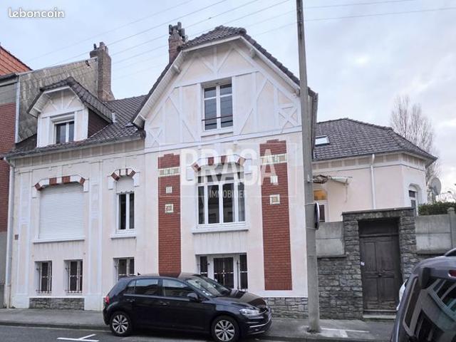 Propriété 9 pièces 214 m²