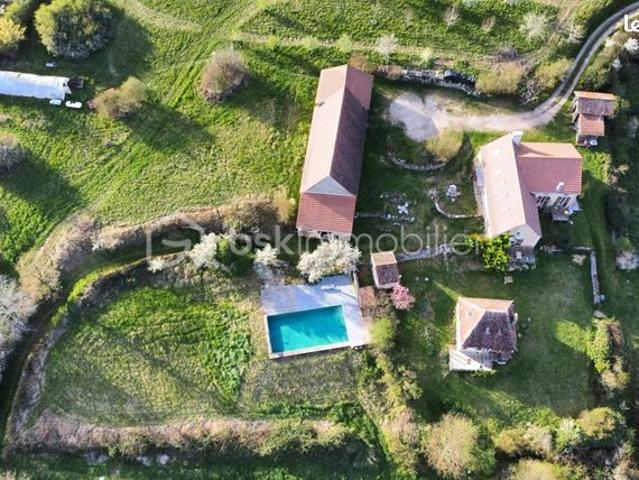 Propriété 9 pièces 215 m²